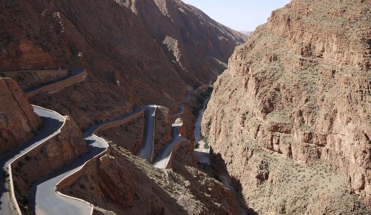 Boumalne du Dadès en familia resyes magos en marruecos